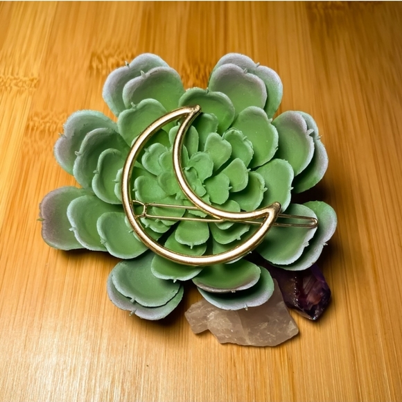 *Jade* Moon Hair Clip - Picture 2 of 2
